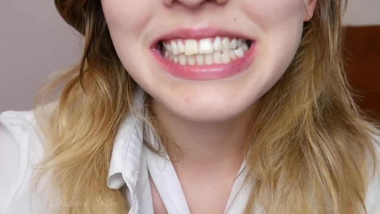 Orgasm to her teeth, up Close