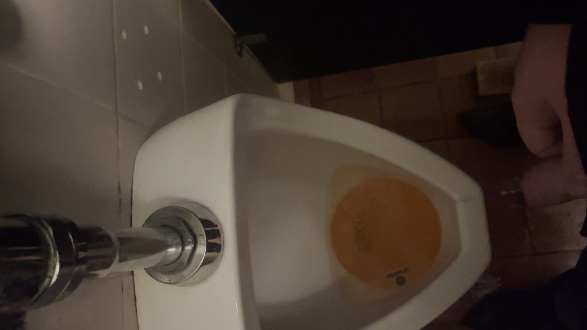 Heavy uncut urinal piss