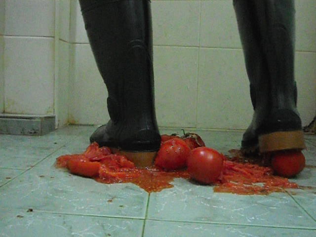 Rubber boots vs tomato