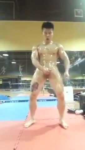 Chinese bodybuilder paid to play with himself