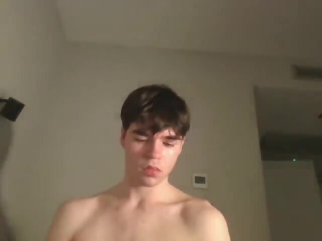Teen show off