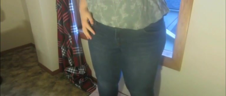 amateur chubby floods her jeans