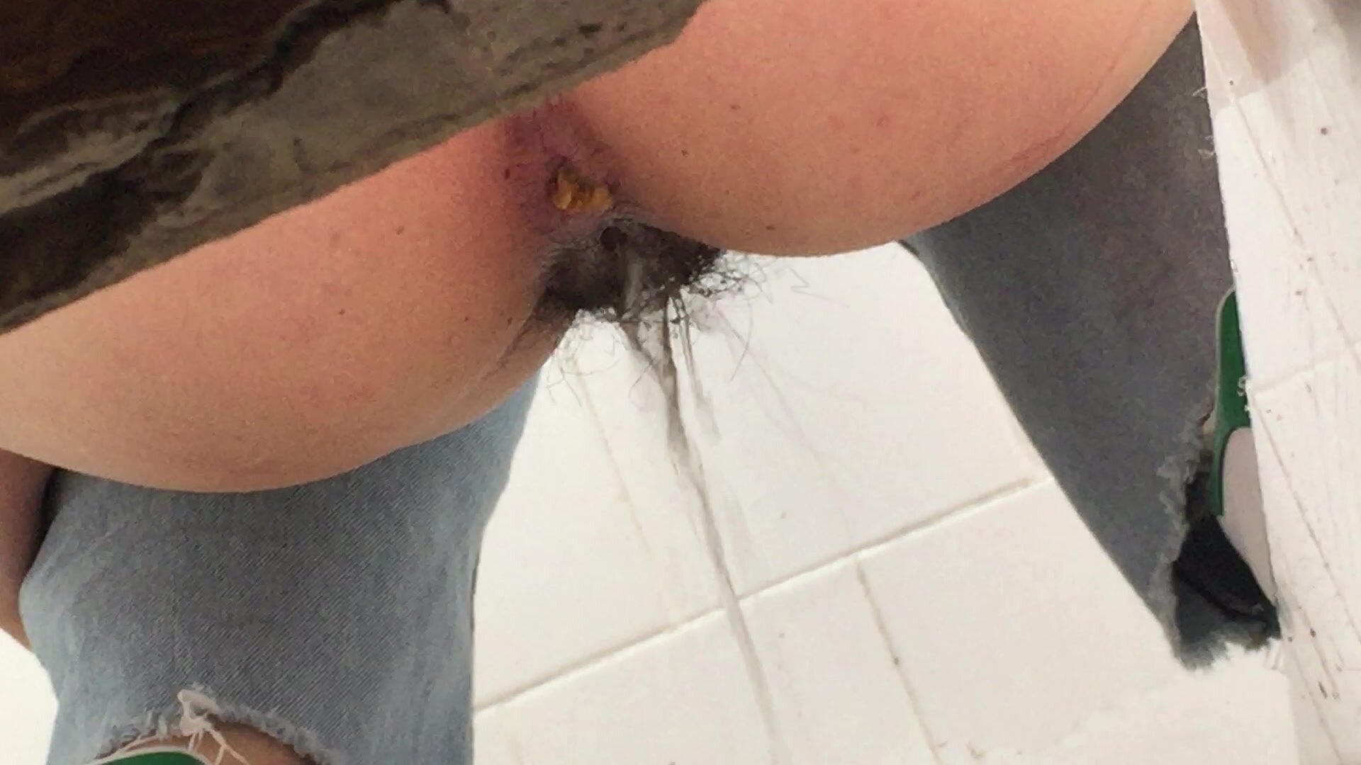 toilet ditch shitting3