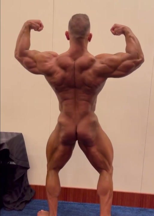 Naked muscle butt