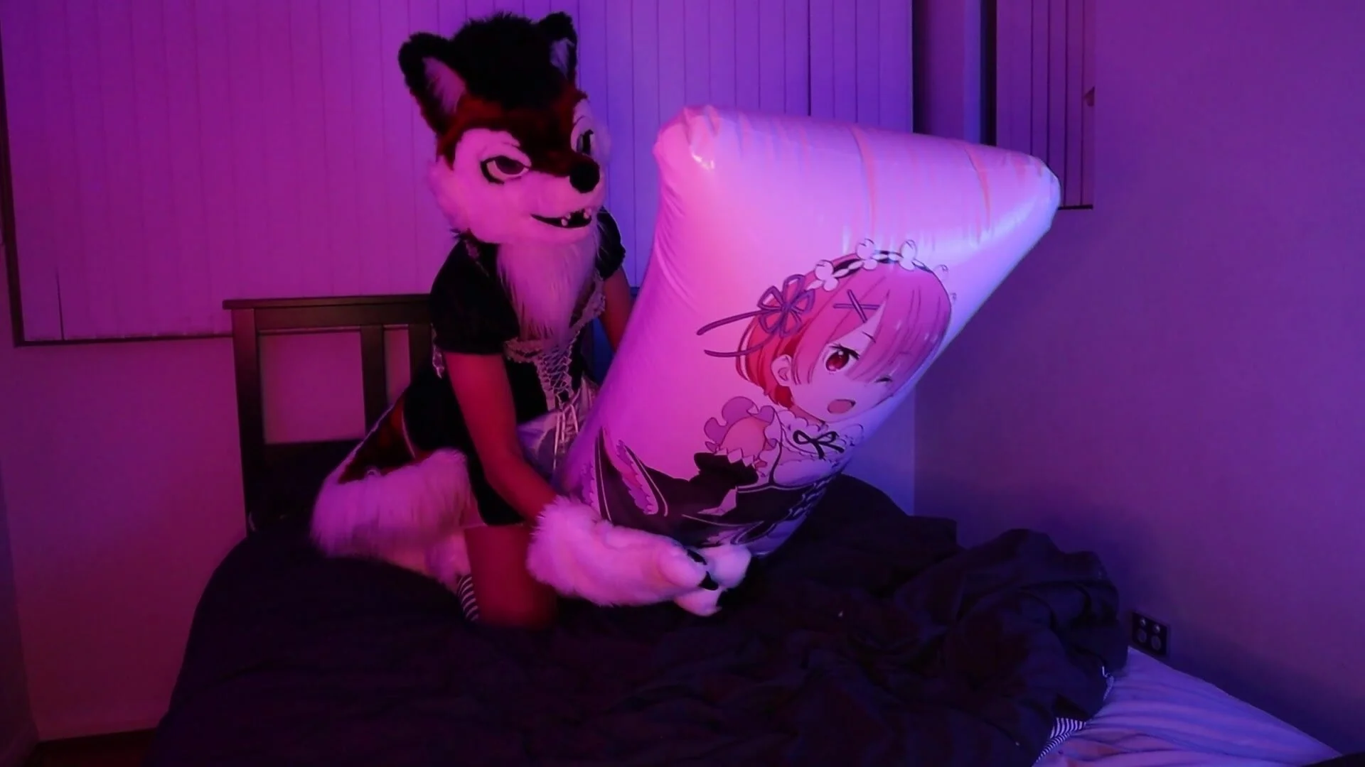 Body pillow humping