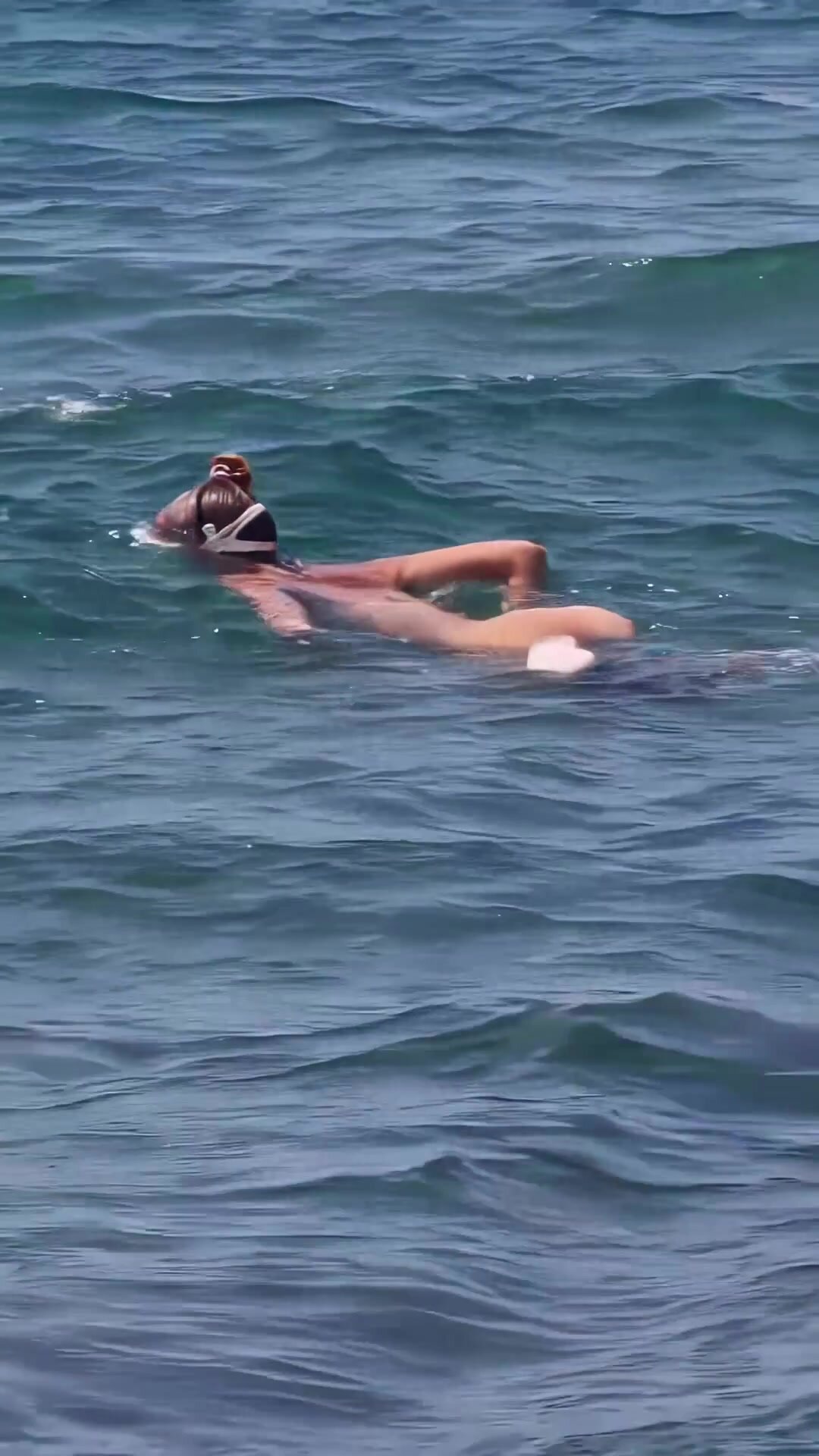 [60FPS] spy girl caught swimming naked alone