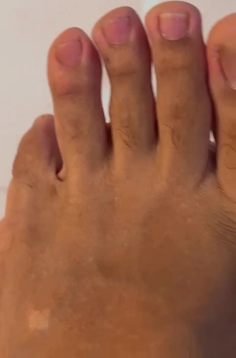 Sexy latín feet close up 1