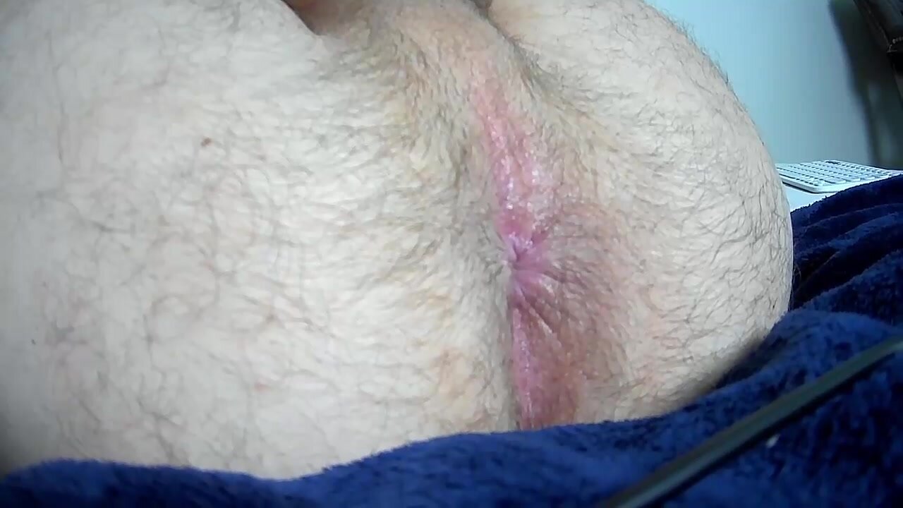 Hairy Country Daddy Shows Hole