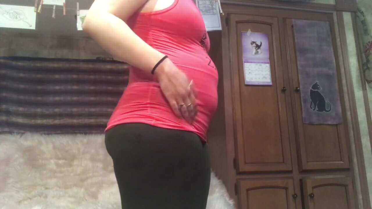 chubby girl belly play - video 2