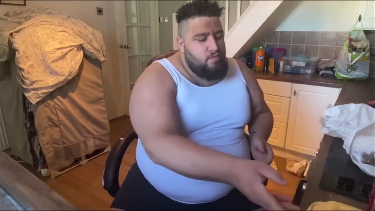 Jock got too fat weight gain denial - ThisVid.com