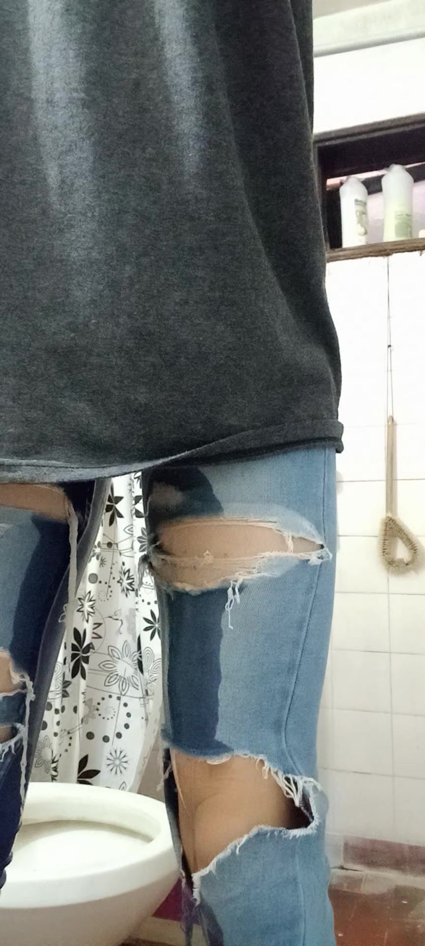 Pissing my jeans in Bathroom
