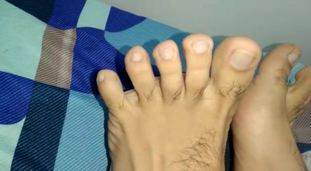 Nice hairy toes wiggling 2