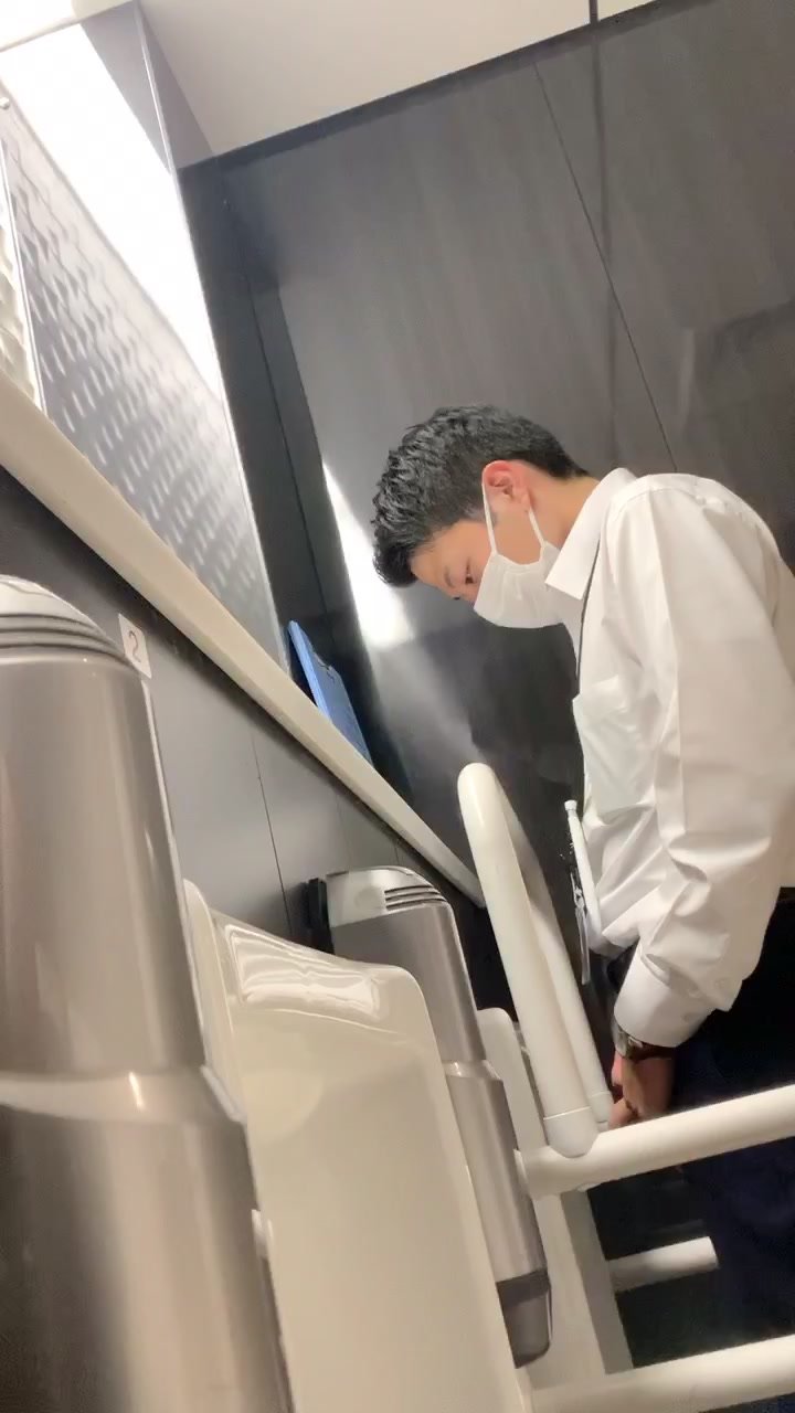 ノンケ 立ちション ノンケ立ちション - video 8 - ThisVid.com