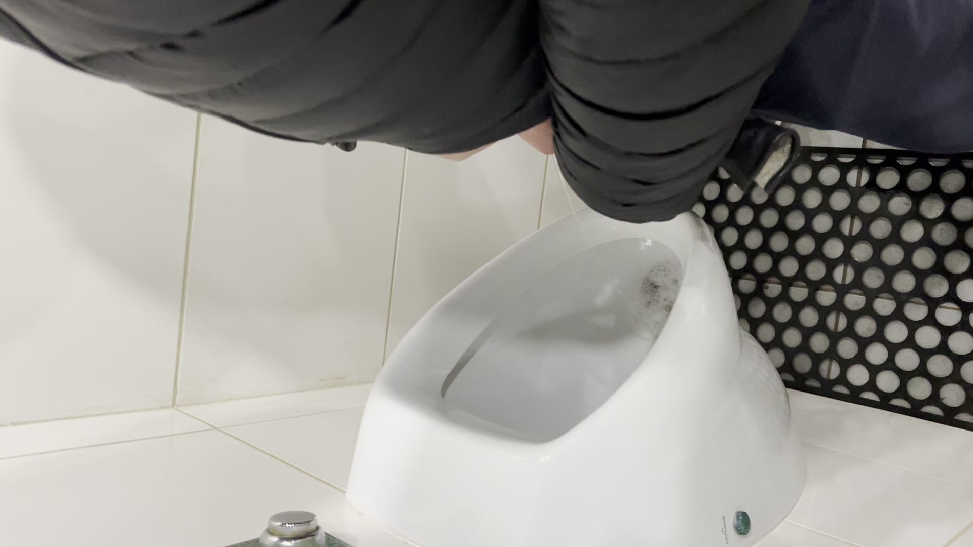 urinal spy - video 189