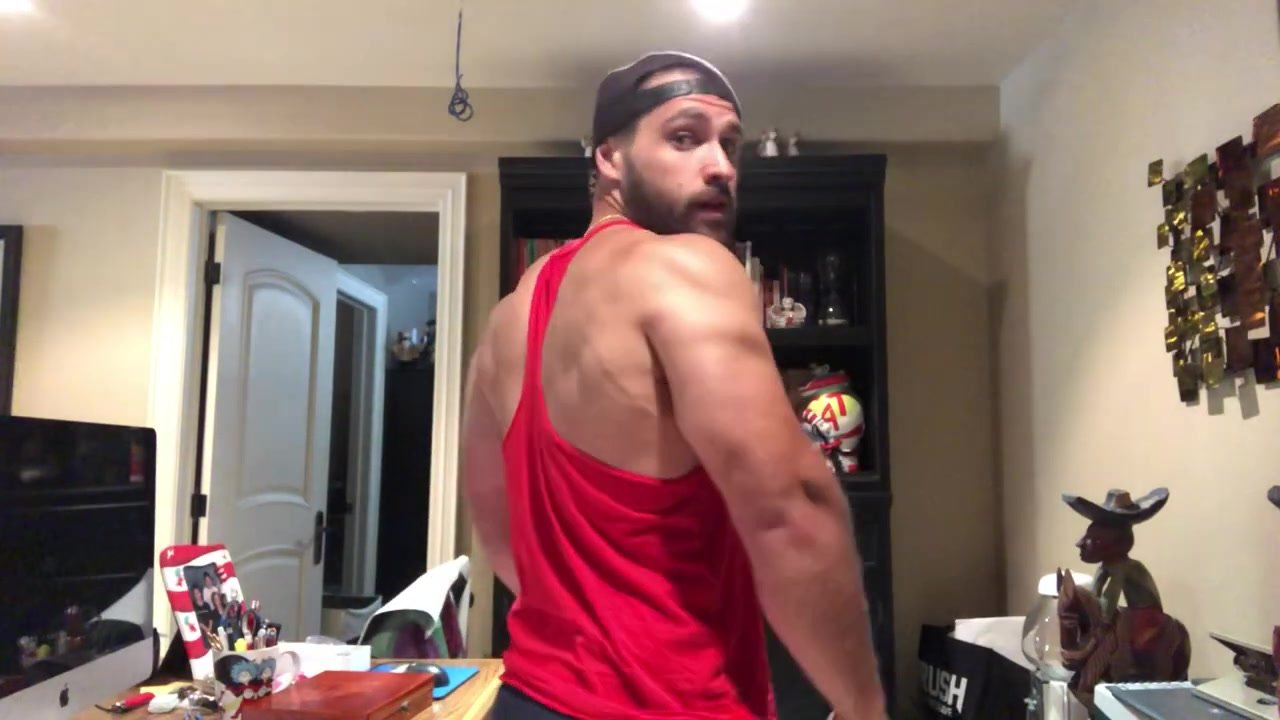 Cocky Muscle Stud Demands Worship