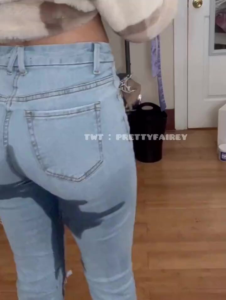 She really had to pee - video 2