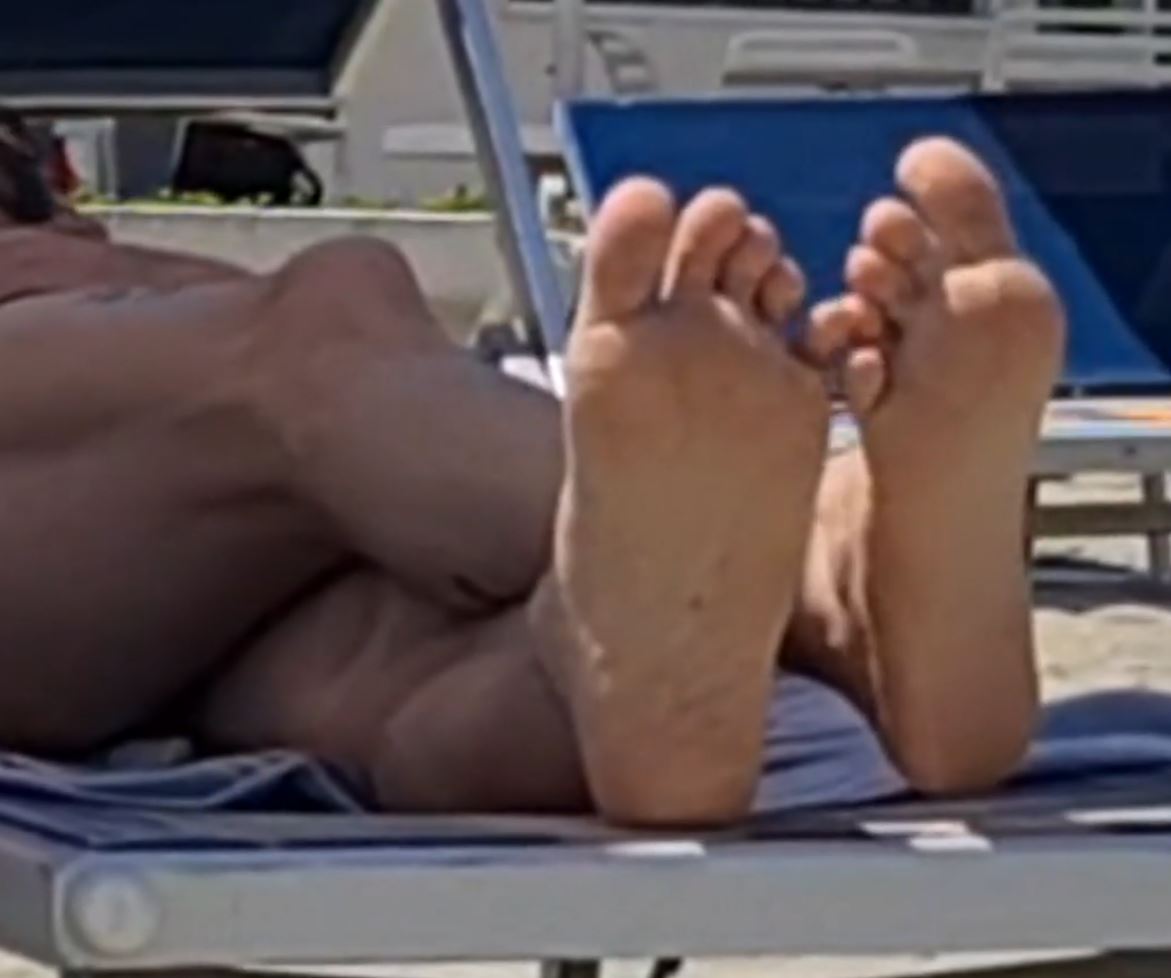 Feet, beach and relax