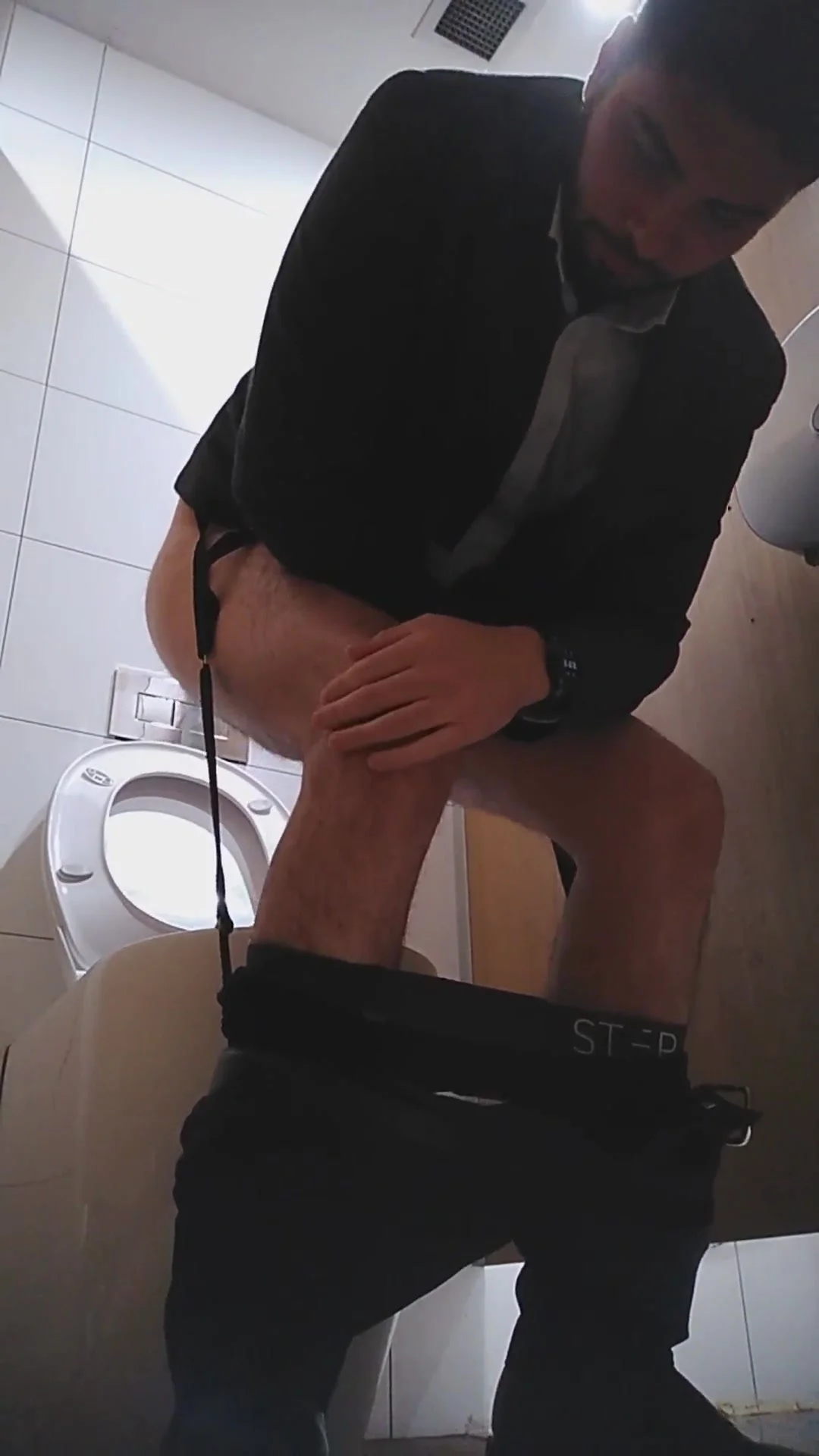 Toilet bv 98 sexy arab guy hover ThisVid com 中文 