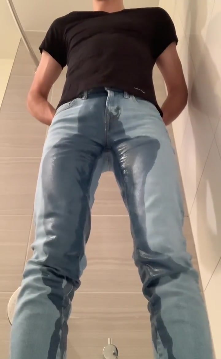 Guy pisses his jeans