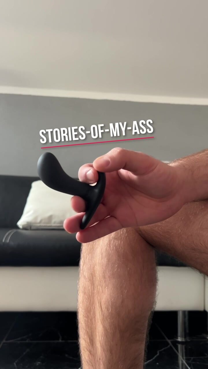 Master offering lollipop (buttplug) from his asshole