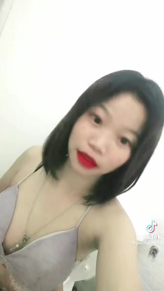 Thai girl on toilet TikTok video 1
