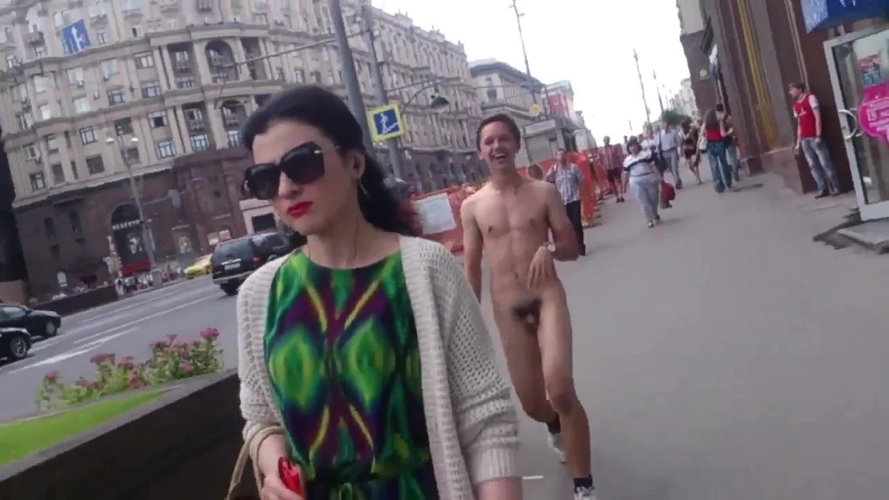 Young Lad Having Fun Walking Naked in Public - ThisVid.com