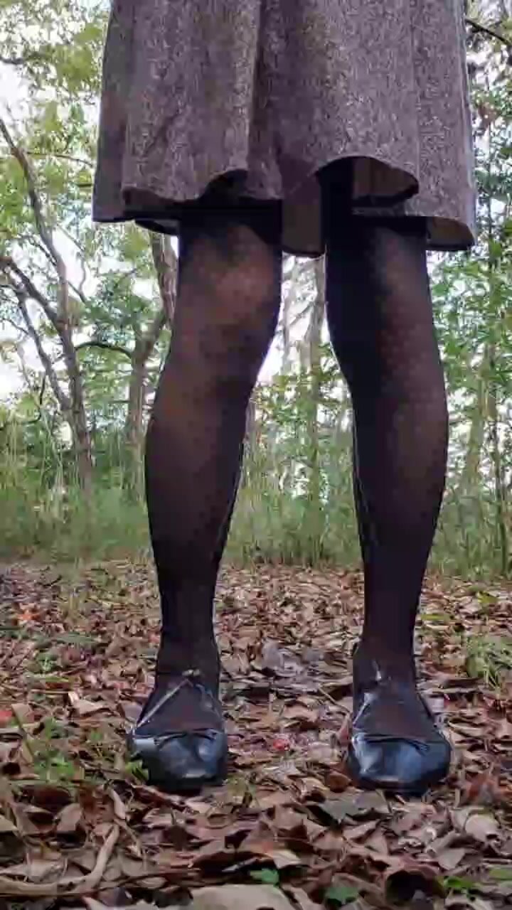 Pee in skirt and pantyhose