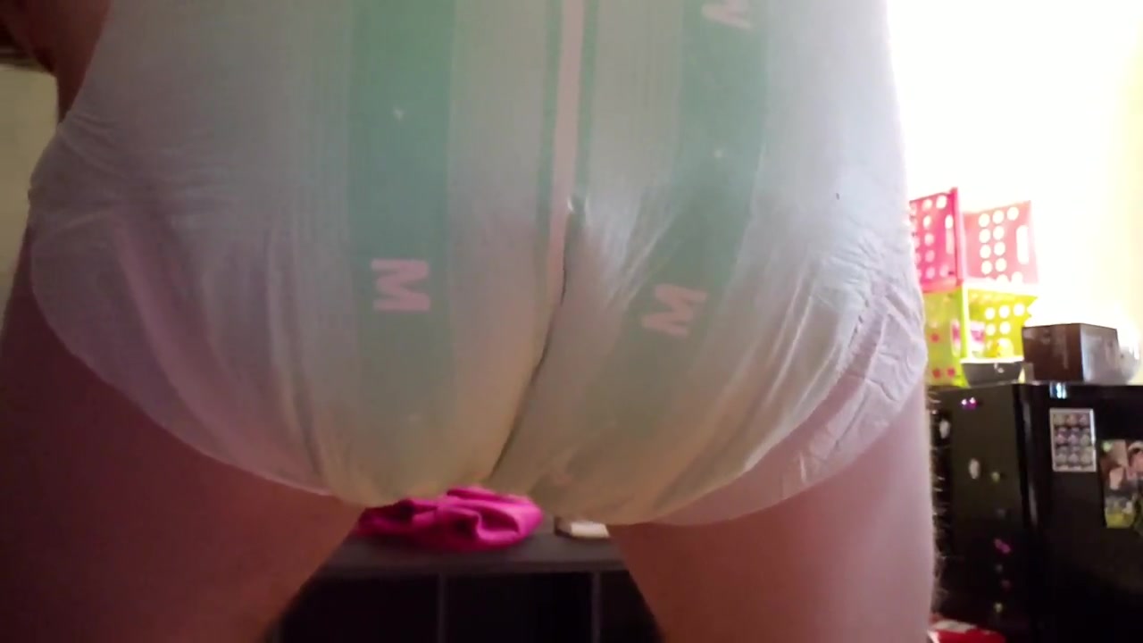 Sexy Hot Diaper Farts ❤
