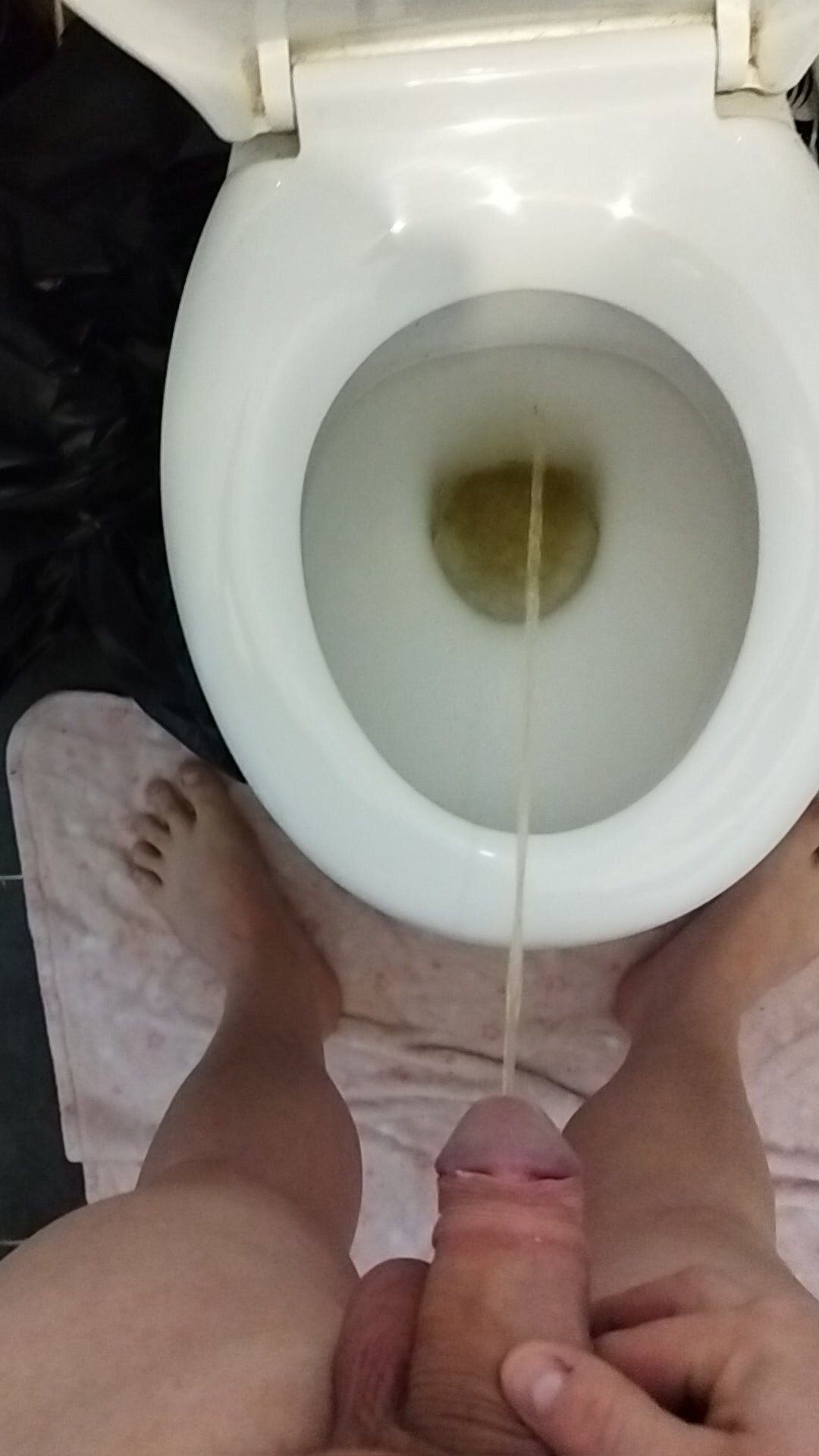A new peeing vid