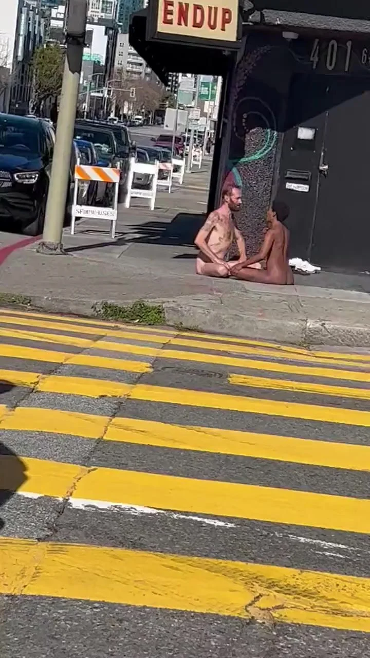 Couple Outside Naked - ThisVid.com