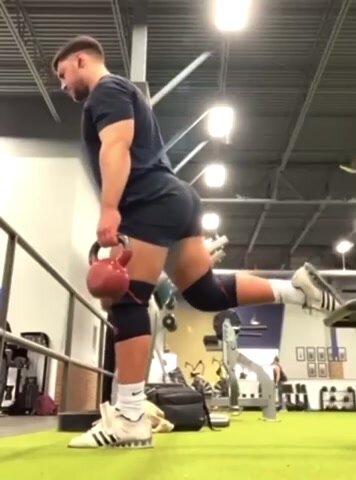 Weight lifter bubblebutt