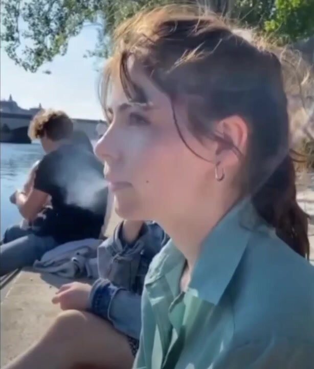Smoking girl - video 3