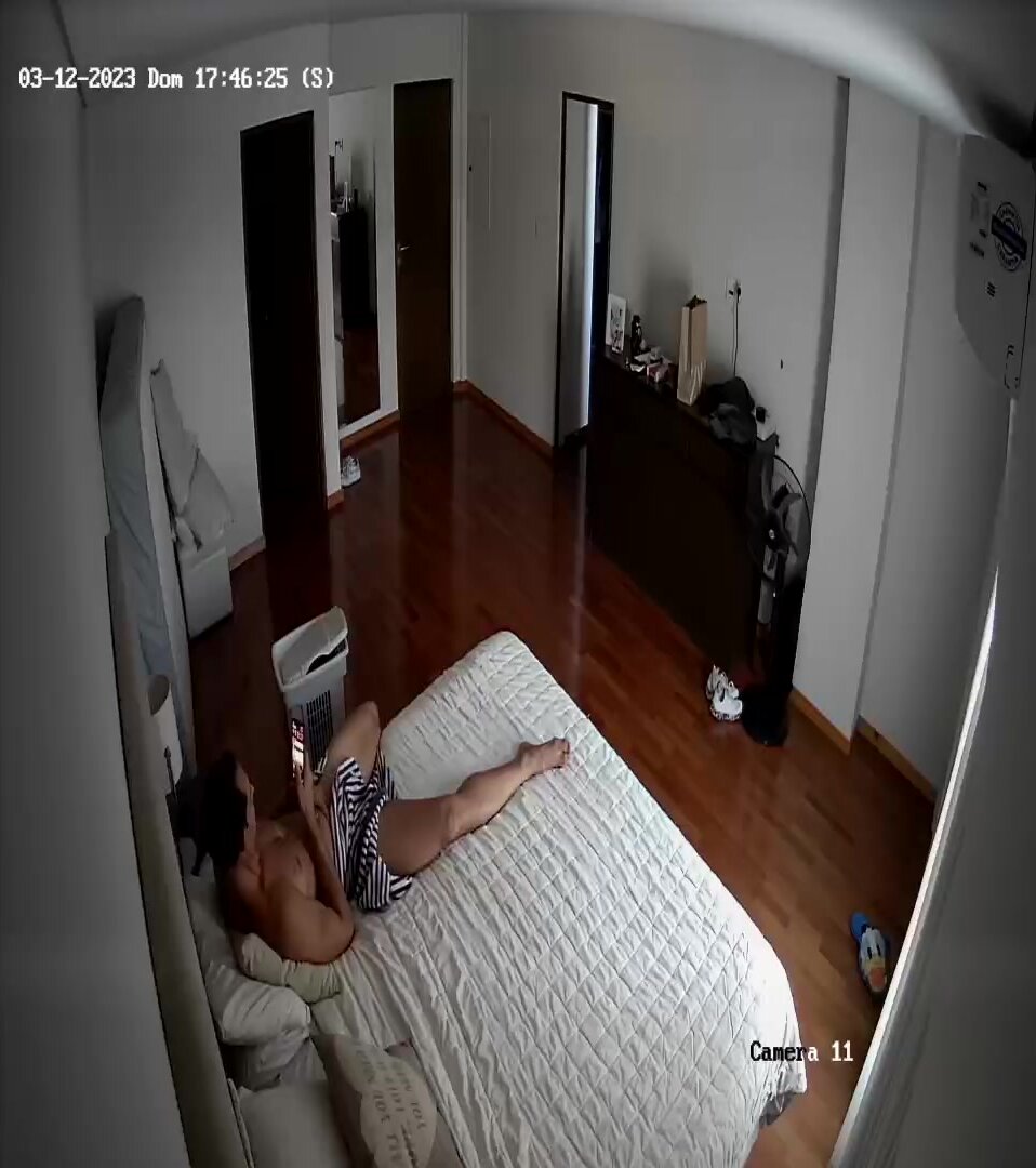 Big Dick Dude Pounds His Wife on Hidden Cam
