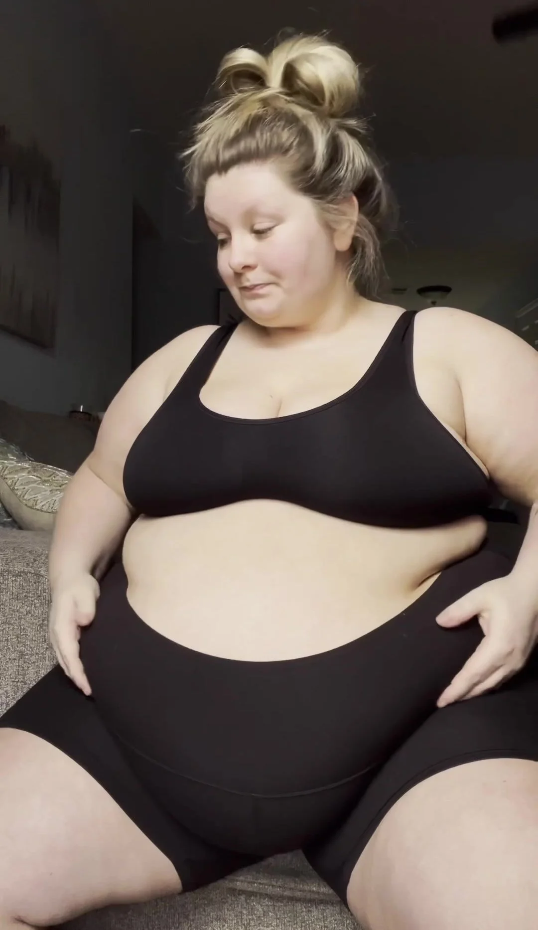 BBW belly play - video 6 - ThisVid.com