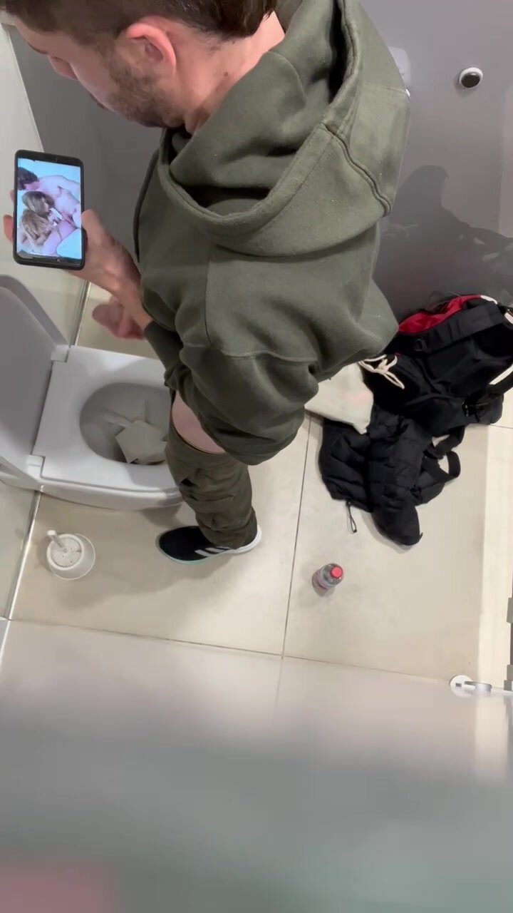 Another mate jerking at the airport