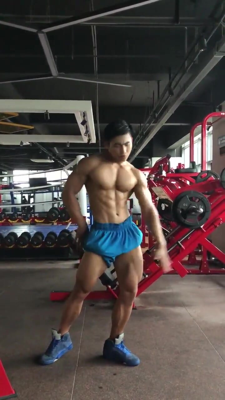 Sexy Muscle Flexing 2