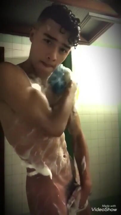 Twink Shower - video 2