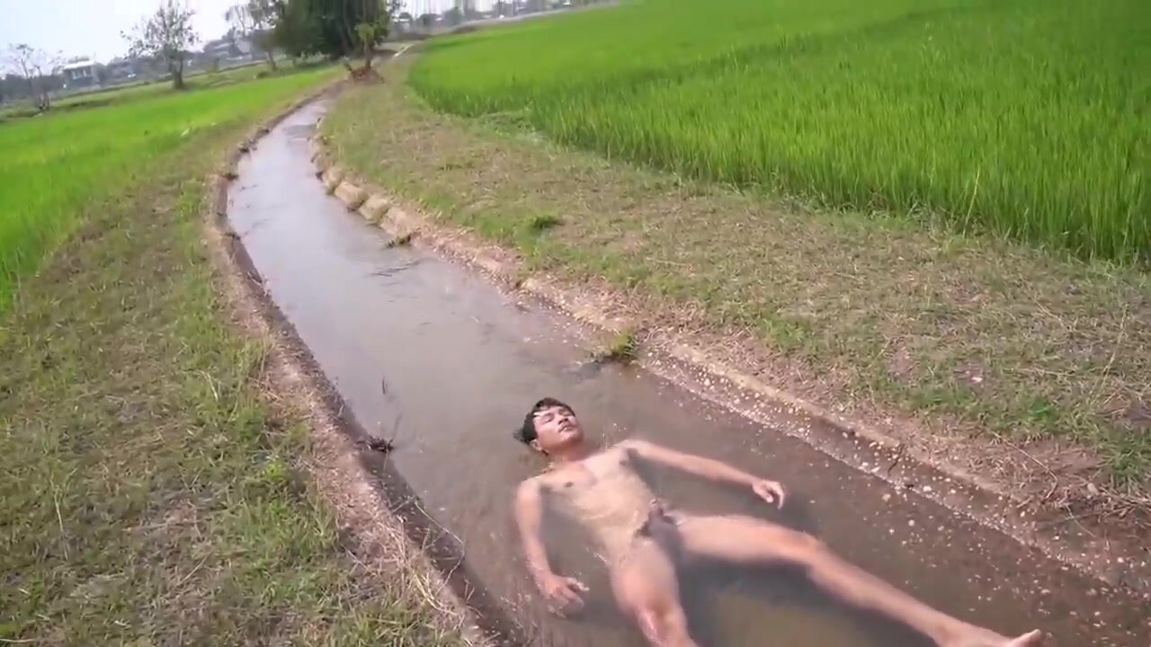 Thai guy flowing