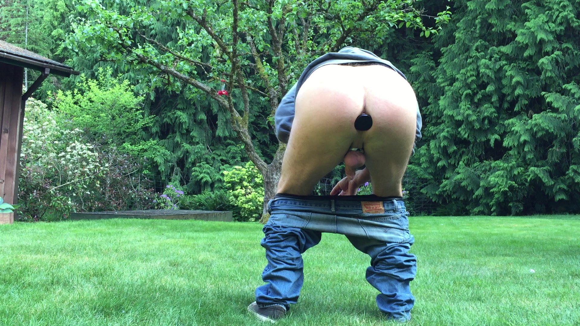 outdoor pissing - video 6