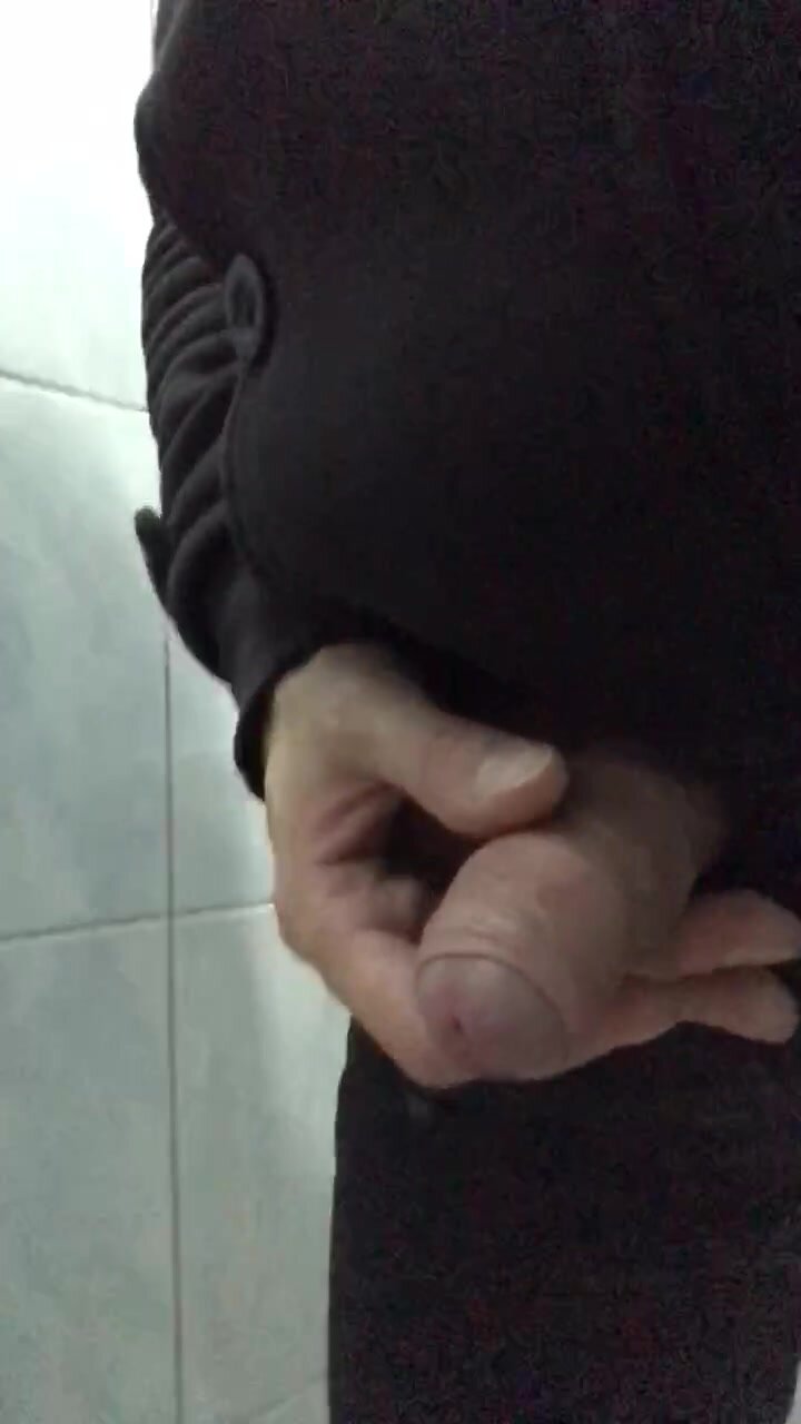 Писсает - video 36