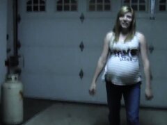 pregnant girl doing splits