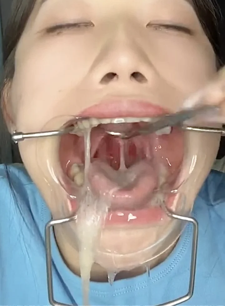 Chinese girl gagging - ThisVid.com