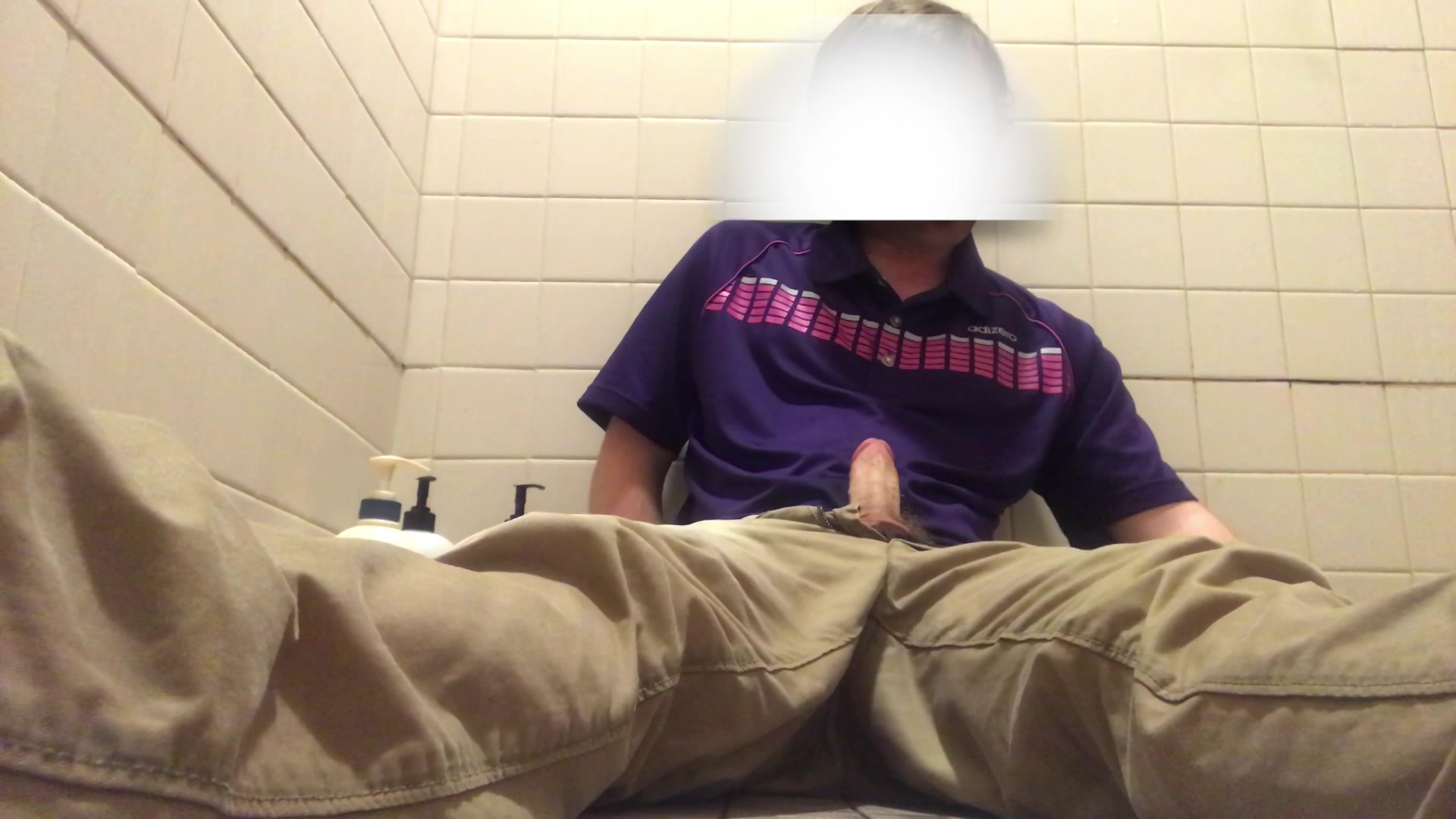 Masturbating after wetting myself 3