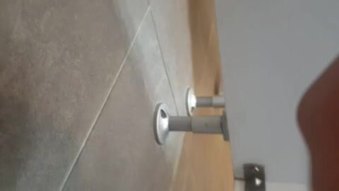 Overstall toilet voyeur - video 2