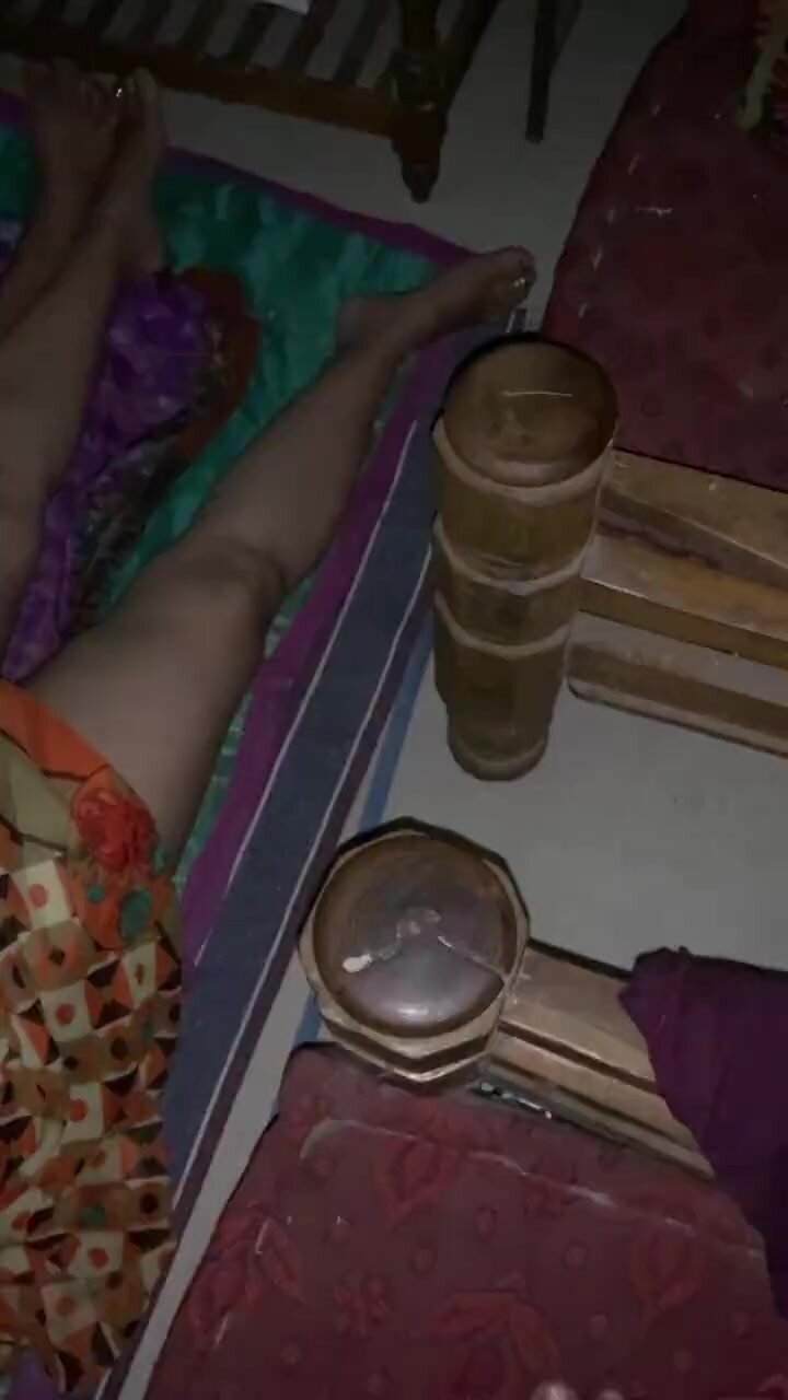 Sleeping mom spy pussy 1 - ThisVid.com