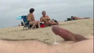 Huge Cock Beach Cumshot - Penis erection and cumming on the nudist beach - ThisVid.com