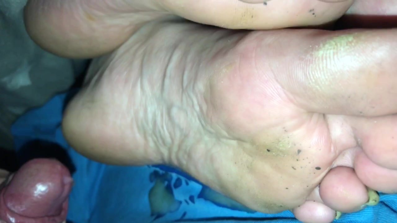 Jerk on Amateur Milf Dirty Dry Feet big cumshot