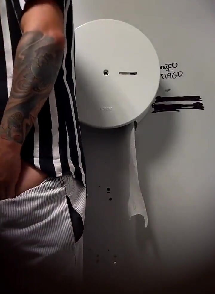 Spying on a big cock who wants a blowjob