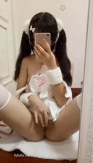 Chinese Girl Touches herself 3 (工口小妖精)