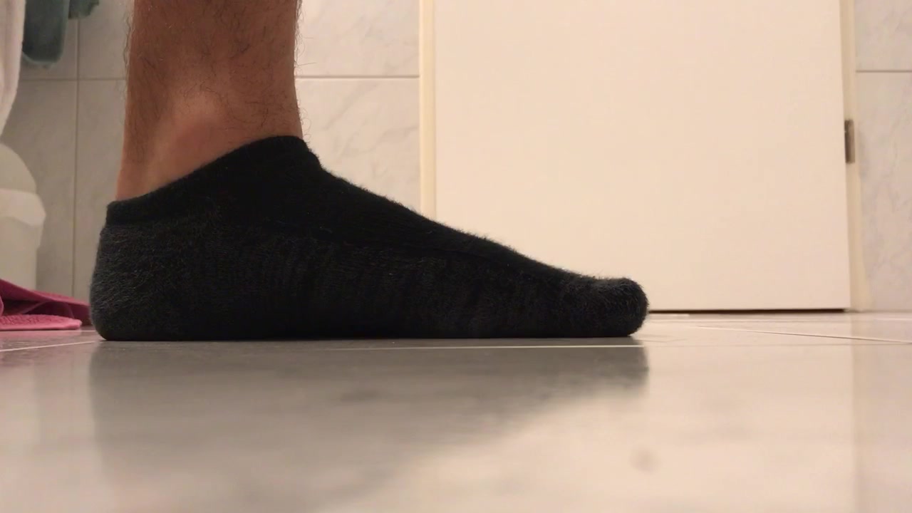Black socks - video 5